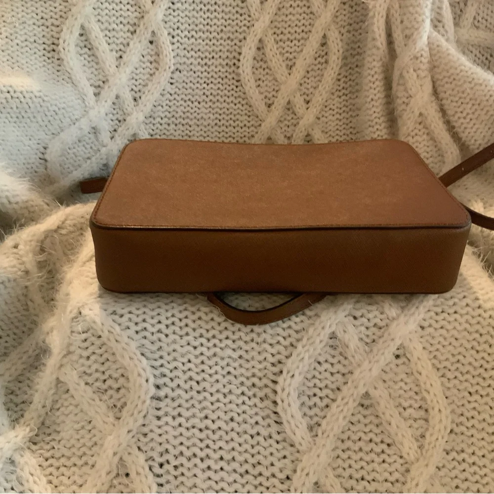 Michael Kors Sandrine Crossbody purse - Picture 5 of 6